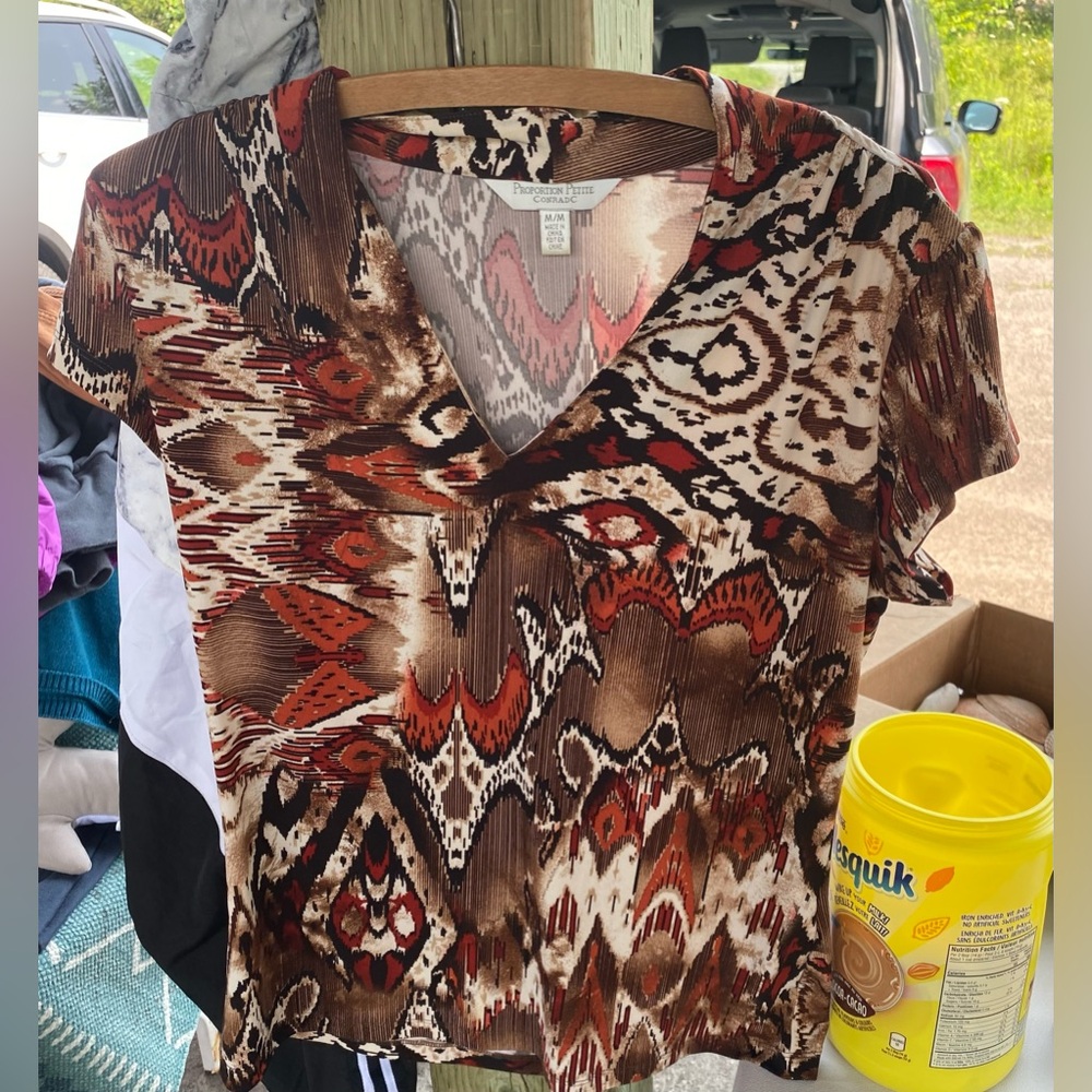 Top conrad size medium